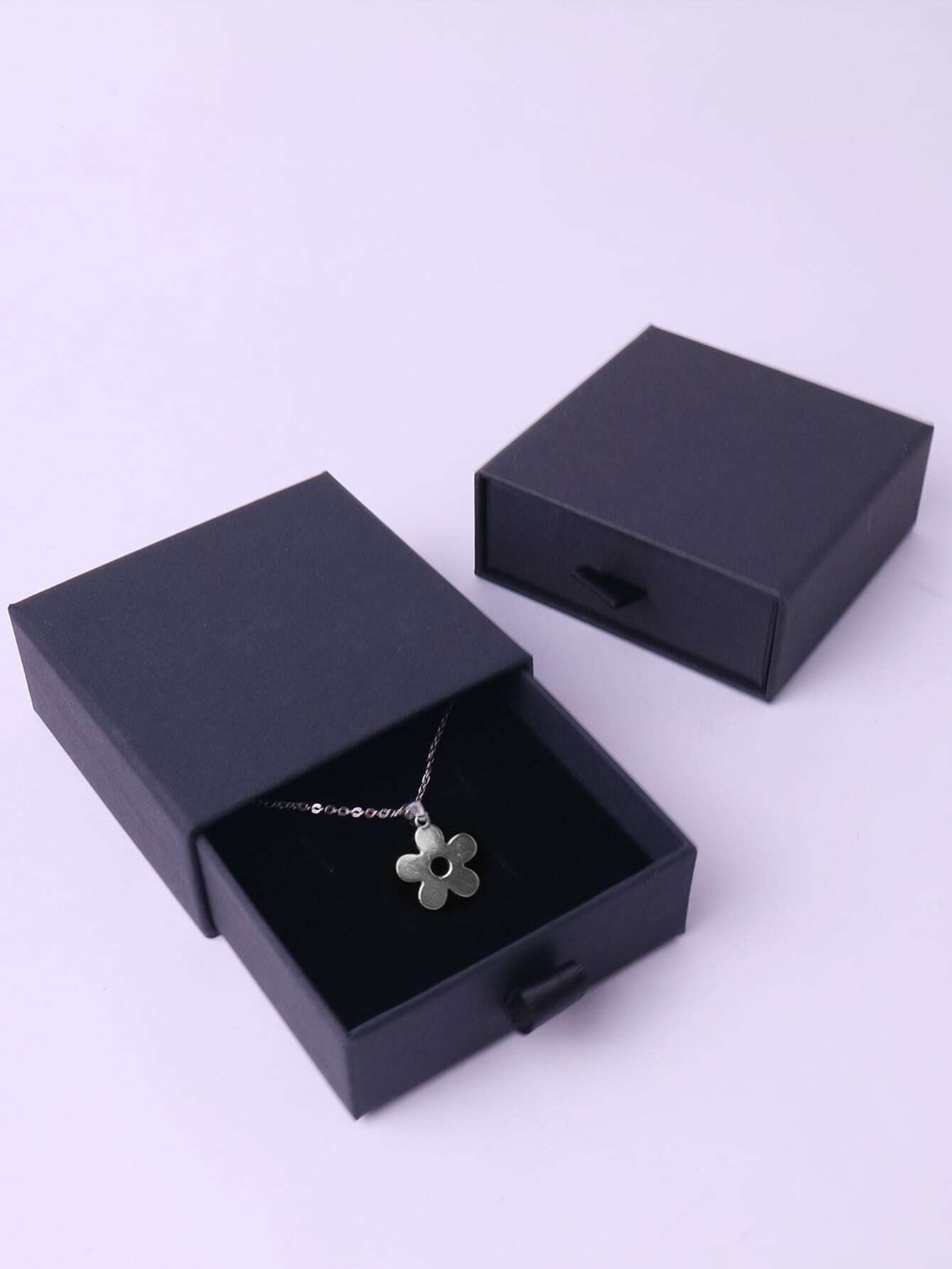 Caja de Regalo Negro 9*9*3CM PRV